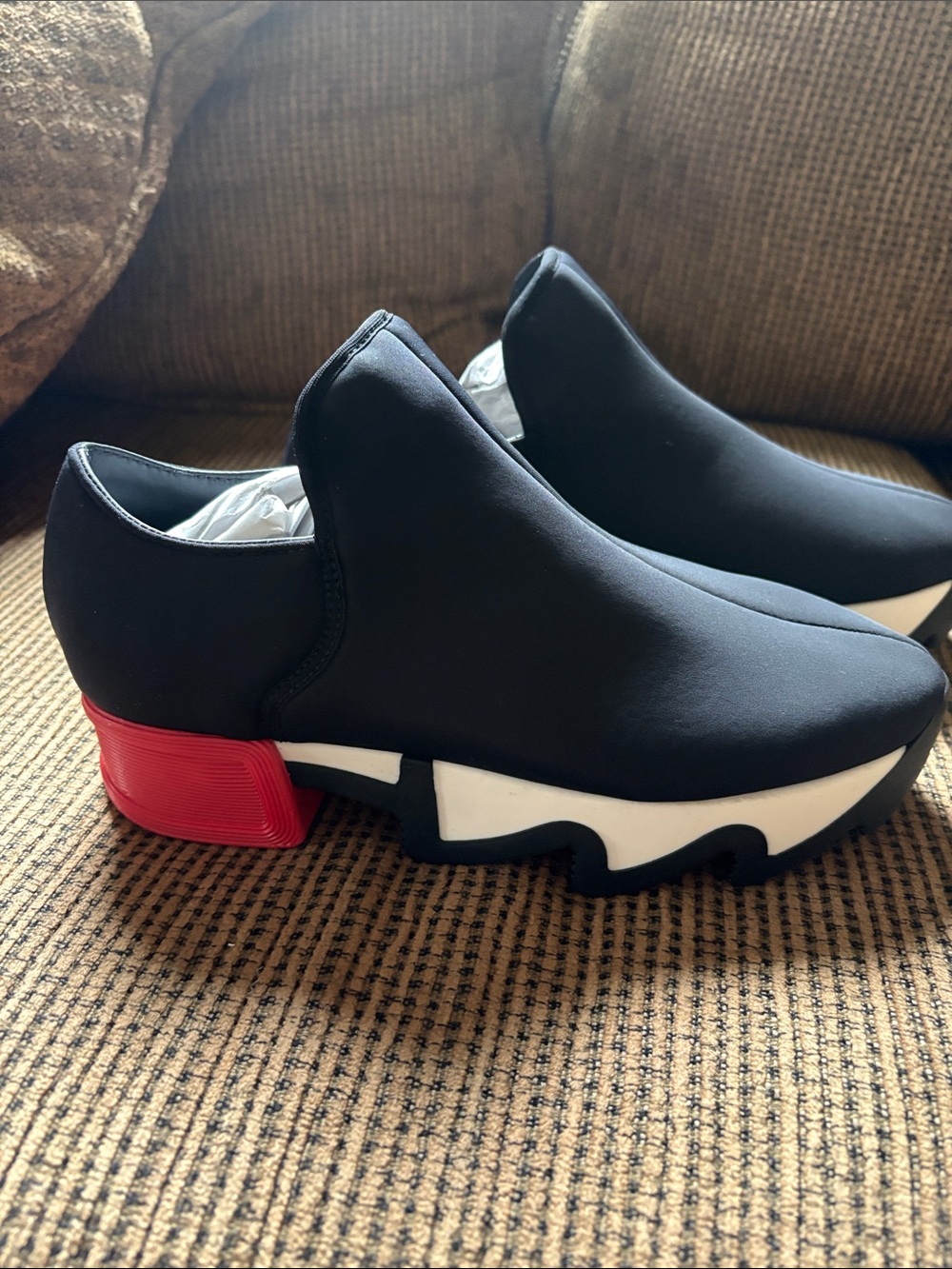 iRi Women’s Black Slip-On Sneakers with Red Heel Accent, 37 1/2, NWOT